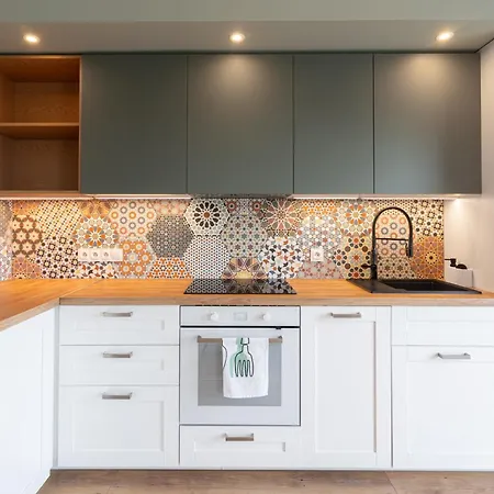 Lenartowicza Modern By Bookinghost *